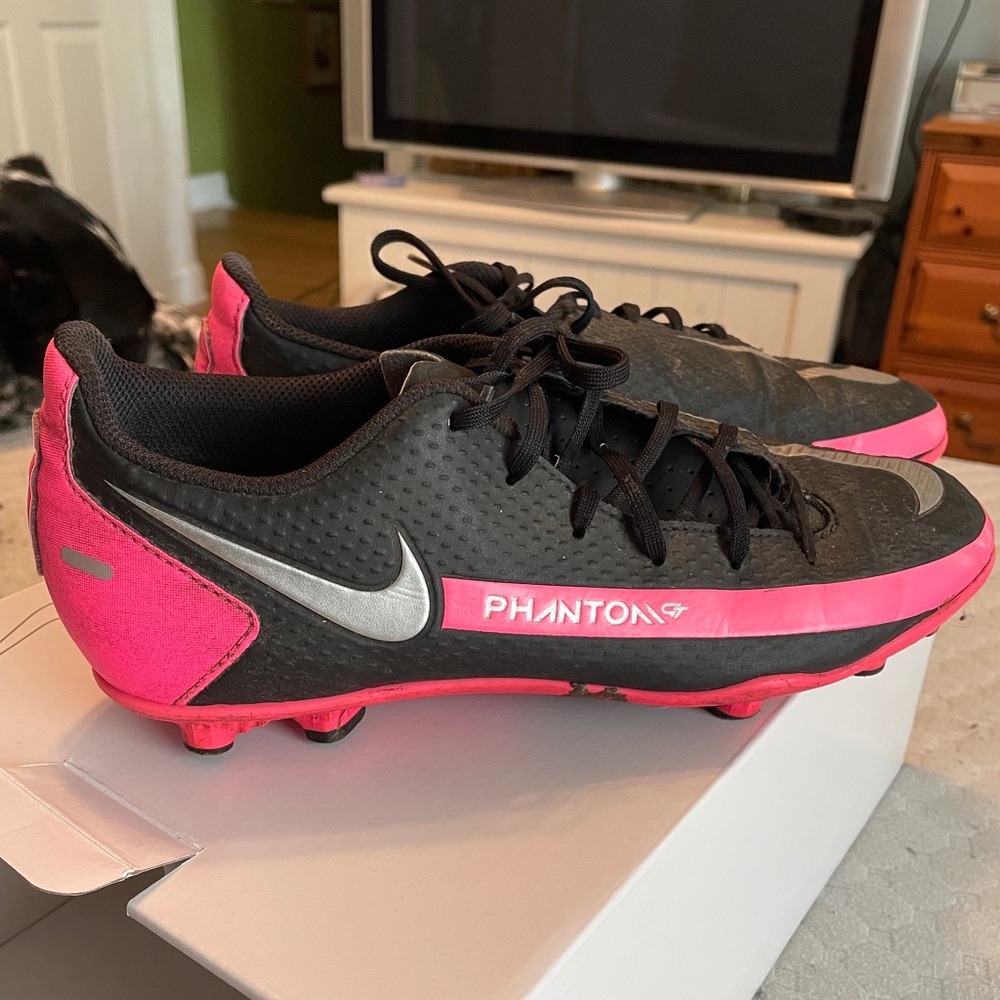 Nike Phantom Soccer Cleats